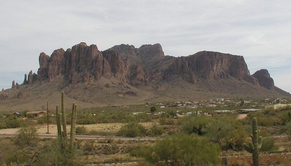 Singles in Apache Junction: view of the city