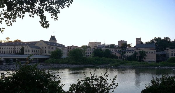 Singles in Appleton: view of the city