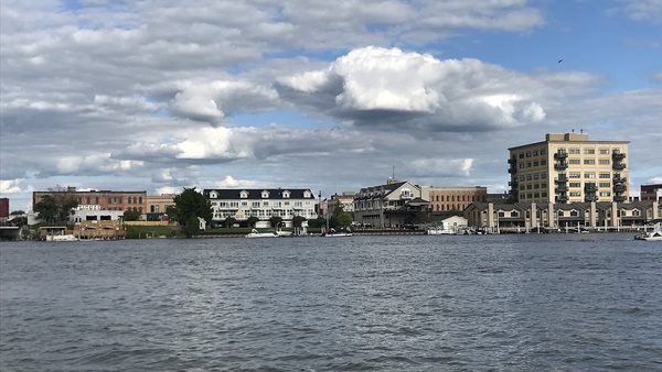Singles in Bay City: view of the city