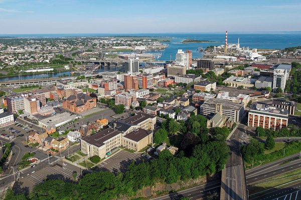 Singles in Bridgeport: view of the city