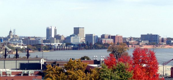Singles in Evansville: view of the city
