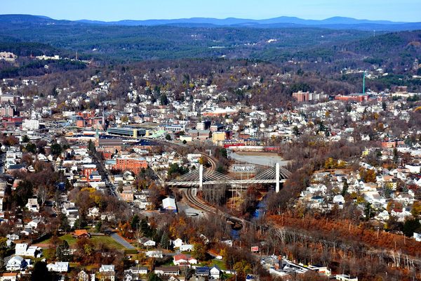 Singles in Fitchburg: view of the city