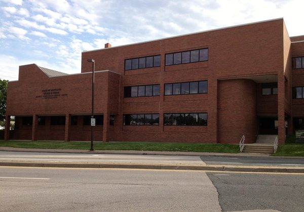 Singles in Glen Burnie: view of the city