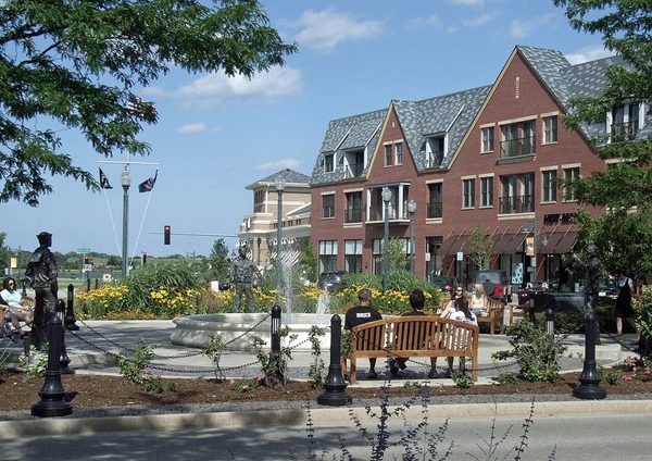 Singles in Glenview: view of the city
