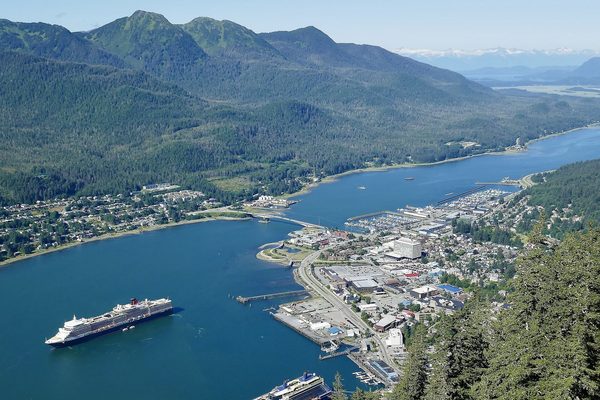 Singles in Juneau: view of the city