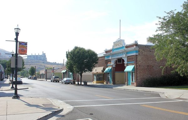 Singles in Magna: view of the city