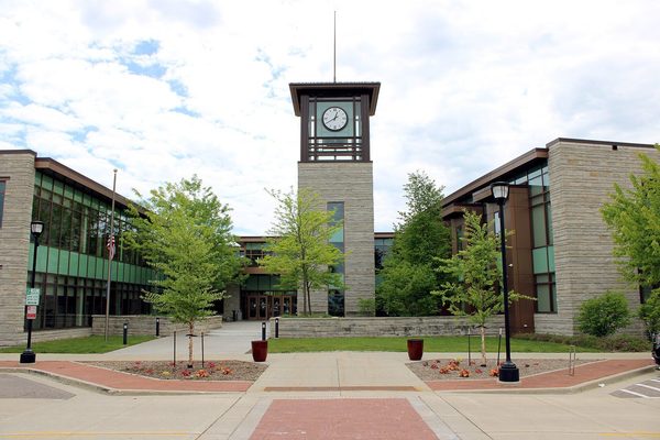 Singles in Oak Creek: view of the city