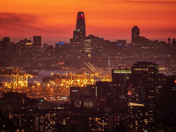 Singles in Oakland: view of the city