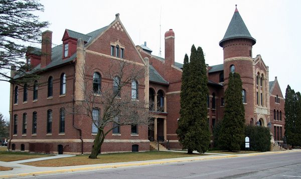Singles in Owatonna: view of the city