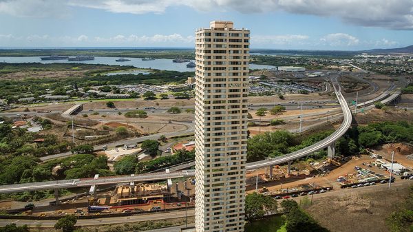 Singles in Pearl City: view of the city