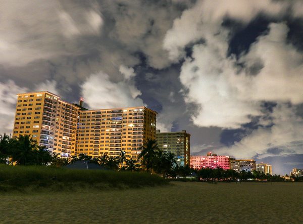 Singles in Pompano Beach: view of the city