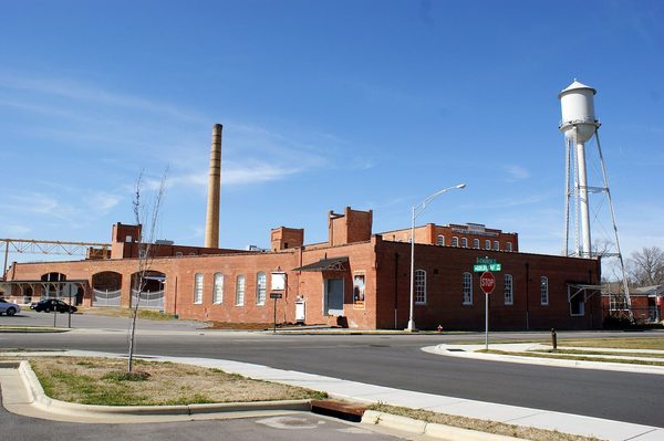 Singles in Rocky Mount: view of the city