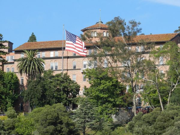 Singles in Union City: view of the city