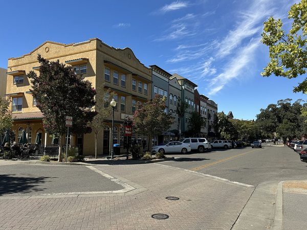 Singles in Windsor: view of the city