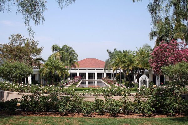 Singles in Yorba Linda: view of the city