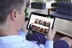 chris-review-flirt