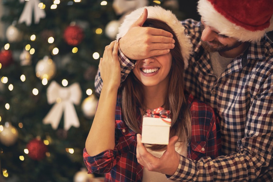The Ultimate Love and Dating Guide for Christmas